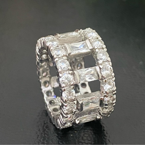 925 RSE Silver Cubic Zirconia Eternity Ring Size 7 11.1g - Picture 8 of 16